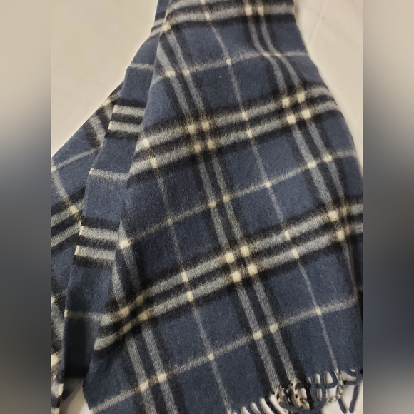 Authentic Burberry  Cashmere  Scarf - Picture 2 of 4